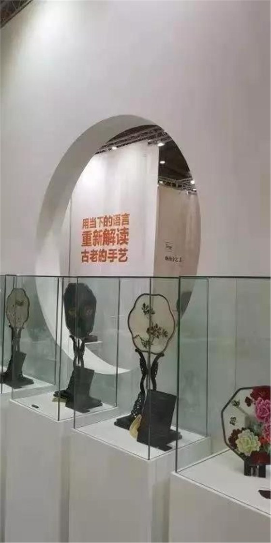 盛風蘇扇于第五屆成都創(chuàng)意設計周驚艷亮相4