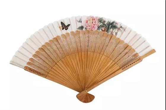 牡丹花蝶圖絹面倒肩檀香扇