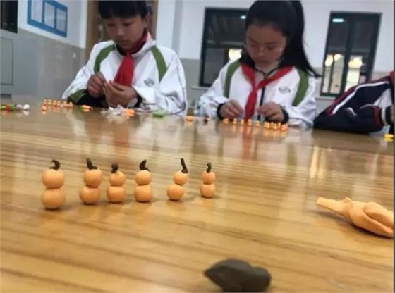 吊墜現場制作
