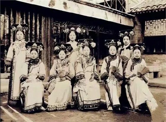 古代執扇畫像