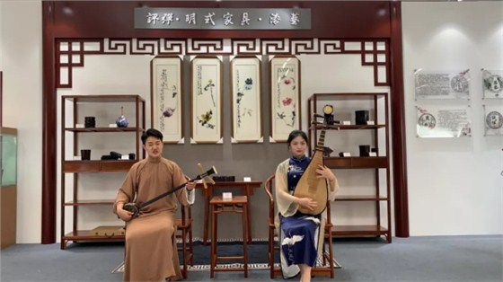 現(xiàn)場蘇州評(píng)彈表演