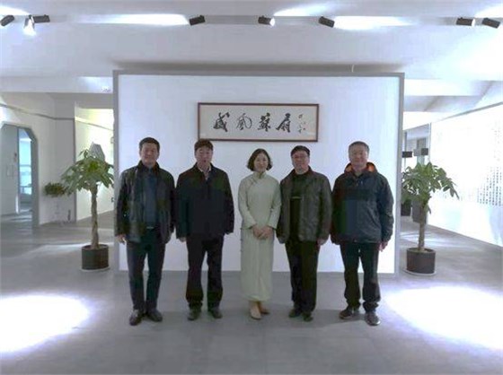 國制扇工藝大師、盛風蘇扇藝術館主理人、江蘇省鄉土人才“三帶”能手盛春全程陪同調研