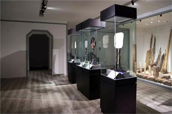 【蘇州市盛風蘇扇藝術館展出的蘇扇】