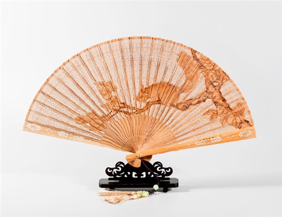 盛風檀香扇