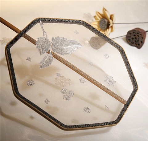 歐根紗刺繡工藝團扇
