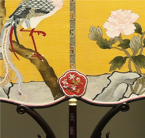 楓葉形緙絲團扇鳳梧牡丹