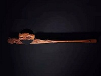 如何判斷竹質(zhì)雕刻扇子的年代？