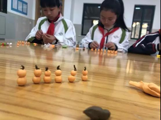 吊墜現場制作