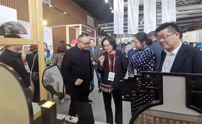 國家文化和旅游部部長雒樹剛，江蘇省委常委、宣傳部長王燕文，蘇州市委常委、宣傳部長金潔等參觀