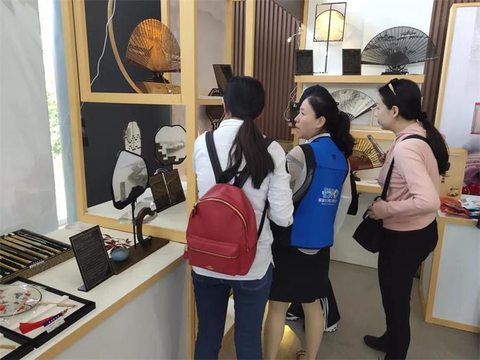 文 創(chuàng) 蘇 扇 展 示