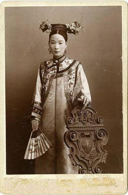 古代執扇畫像