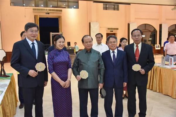 左起：張旭、盛春、波顯坎、姜再冬