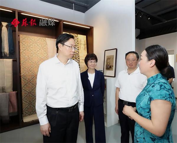 藍紹敏參觀蔡霞明織繡品有限公司