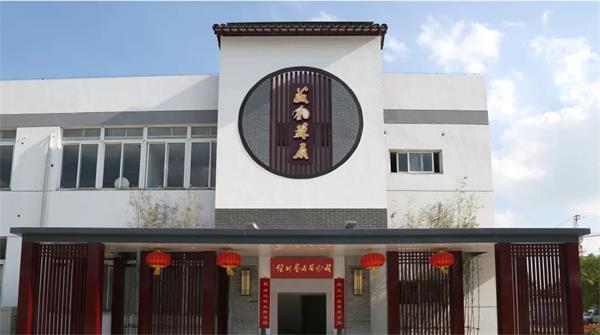 吳中區(qū)鄉(xiāng)土工藝人才領(lǐng)銜制定蘇扇地方標(biāo)準(zhǔn)