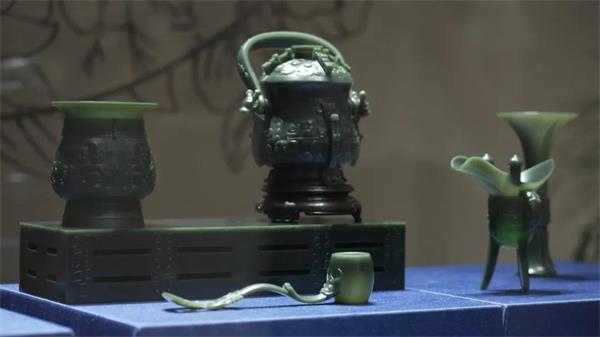 馬洪偉 《青銅酒器組合》